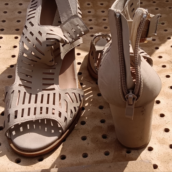 Top Moda Pumps - Picture 2 of 2